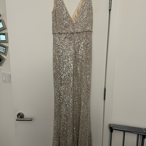 Jenny yoo sequin gown size 8 silver worn once - Picture 3 of 4